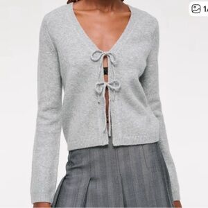 Abercrombie and Fitch Gray Women's Sweater with Bow Details. Size Large